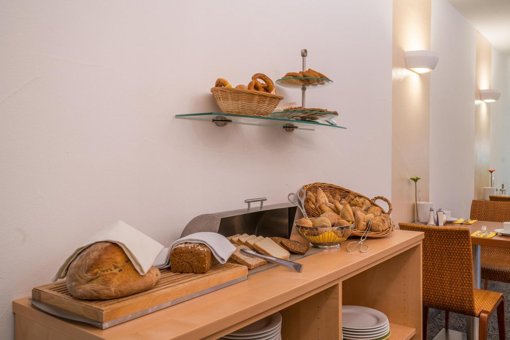 Airporthotel Residenz Steinenbronn ภายนอก รูปภาพ