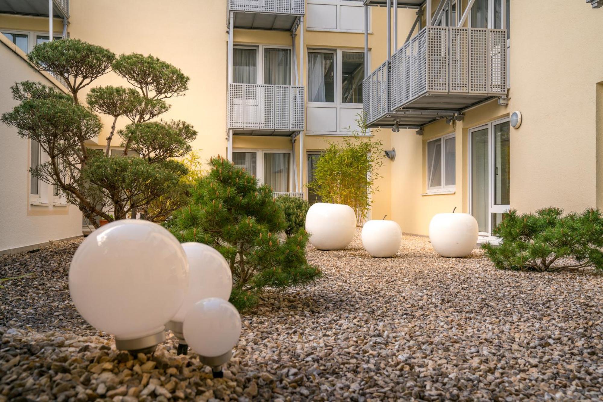 Airporthotel Residenz Steinenbronn ภายนอก รูปภาพ