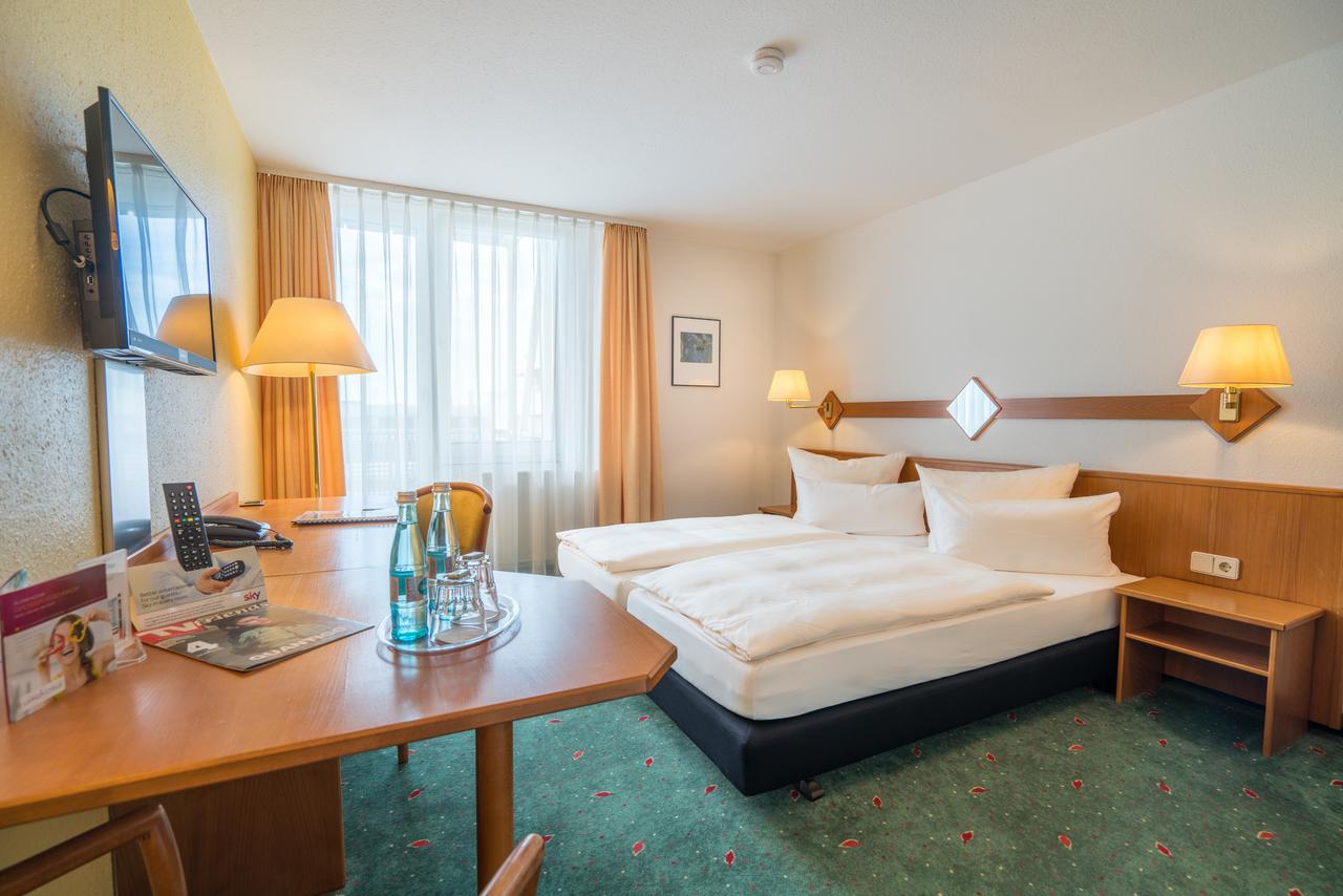 Airporthotel Residenz Steinenbronn ภายนอก รูปภาพ