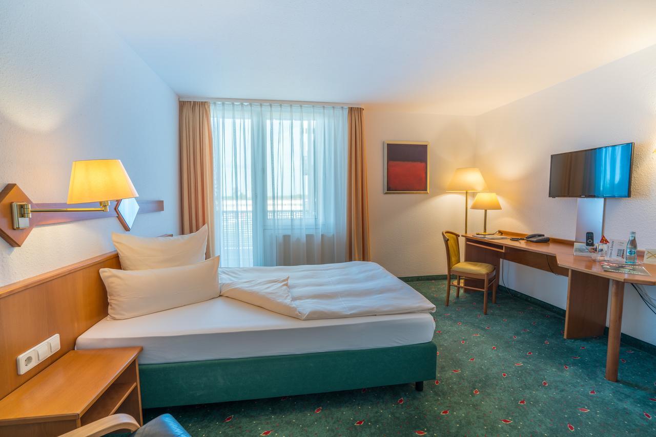 Airporthotel Residenz Steinenbronn ภายนอก รูปภาพ