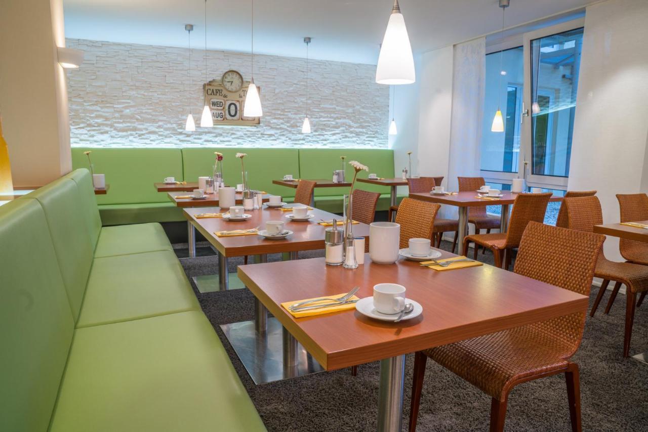 Airporthotel Residenz Steinenbronn ภายนอก รูปภาพ
